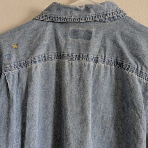 Basic Editions Denim Button Down Shirt Women's Sz Medium Angel Embroidery Cotton - Picture 9 of 11